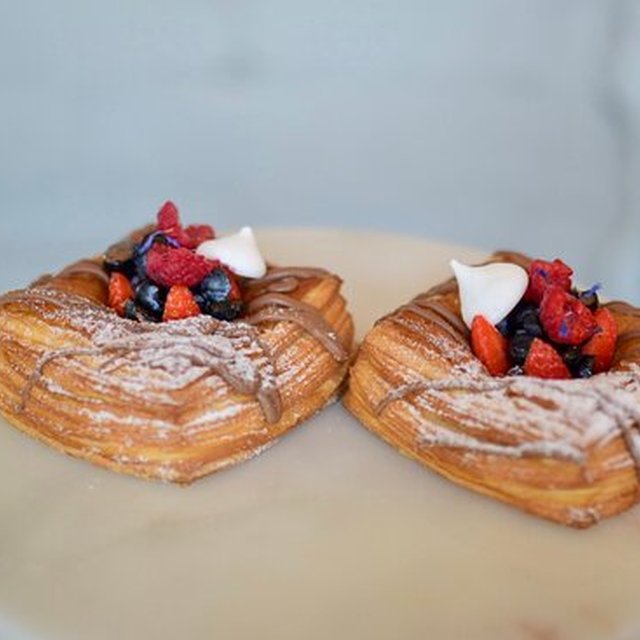 Französische Eclairs und Torten